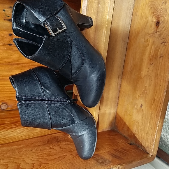 Booties - Picture 3 of 4